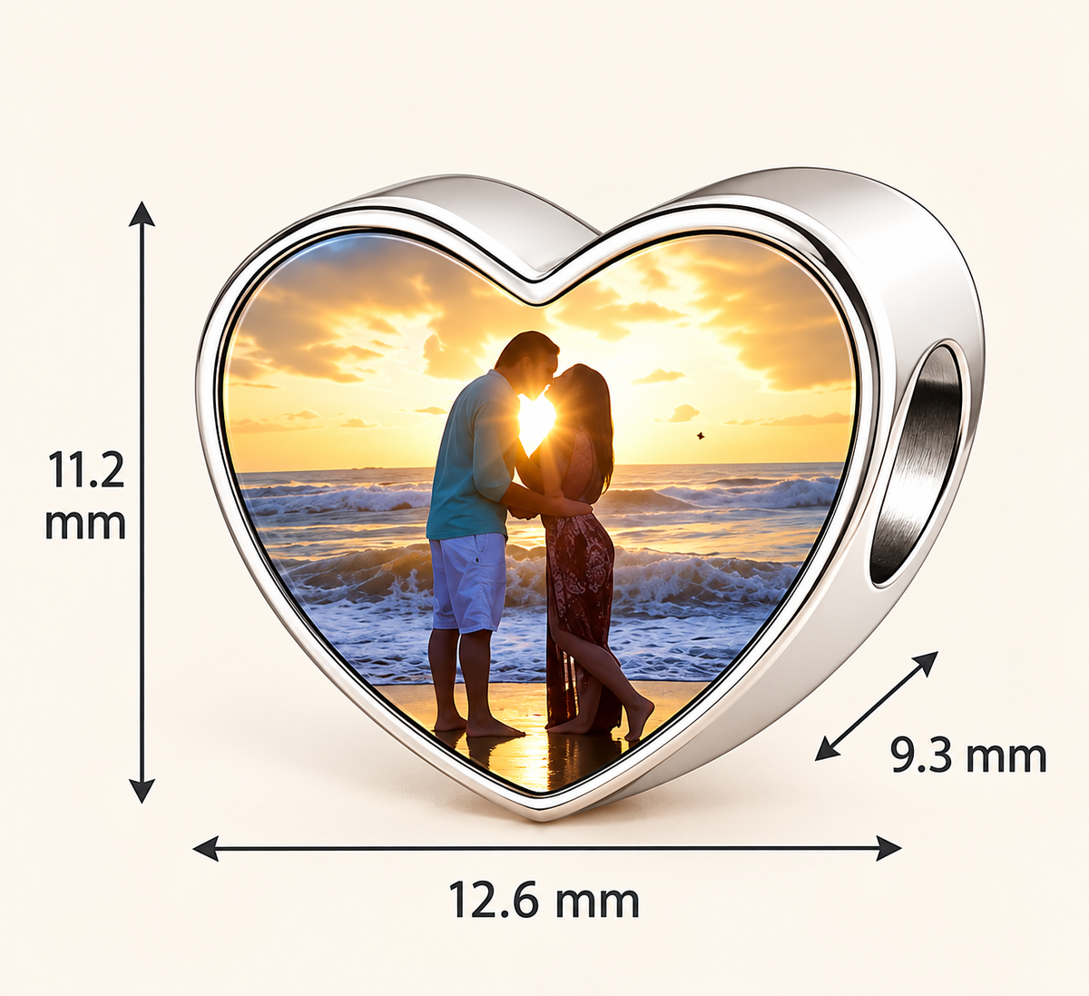 Wymiary personalizowanej zawieszki serce ze zdjęciem 12,6 x 11,2 mm